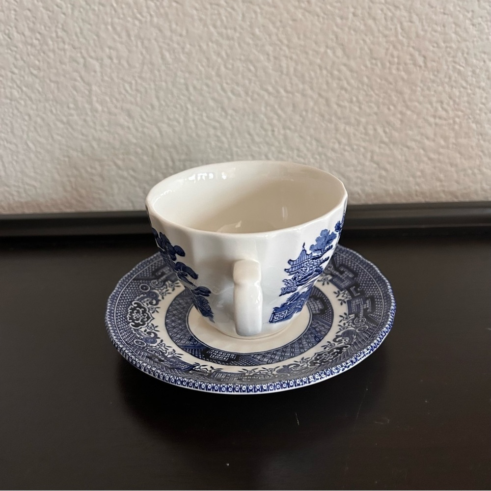Vintage Royal Wessex Blue Transfer Willow Teacup & Saucer Made in England 8 sets - Picture 3 of 9